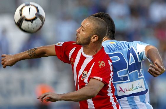 El Almería pesca en la Rosaleda