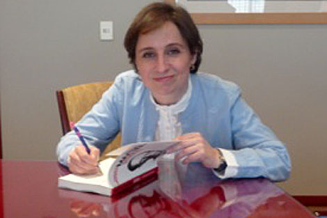 Aristegui firma su libro sobre el caso Marciel. Aristegui firma su libro sobre el caso Marciel.