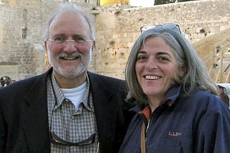 El contratista estadounidense Alan Gross y su esposa. | AP