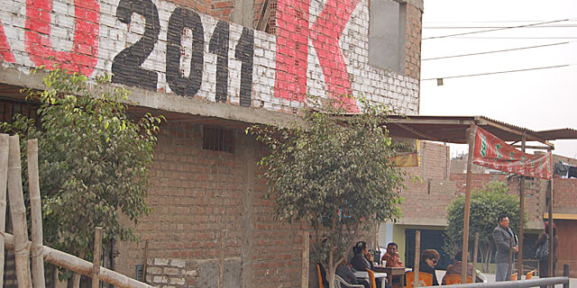 Imagen de la bodega en frente del penal, desde donde supuestamente organizan la vigilancia. | B. Jiménez Imagen de la bodega en frente del penal, desde donde supuestamente organizan la vigilancia. | B. Jiménez