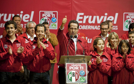 Eruviel Ávila, tras ganar las elecciones a gobernador del estado de México. | AFP