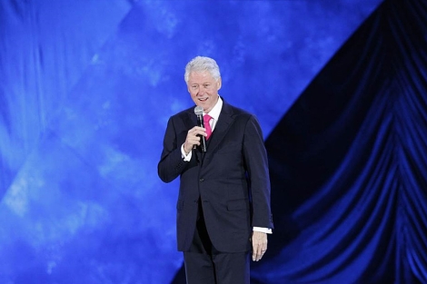 Clinton durante su discurso en el concierto de este sábado en Los Ángeles. | Reuters