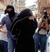 Momento de la detencin de Abdelhak Chergui, el pasado 23 de mayo en Granada. (Foto: EFE)