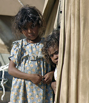 Dos ni�as en un campo de desplazados en Irak. (Foto: REUTERS)