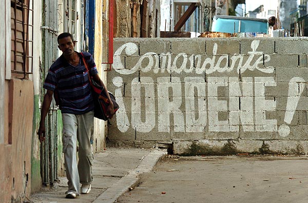 Un convaleciente Fidel Castro cumple 81 años con discretas celebraciones en Cuba