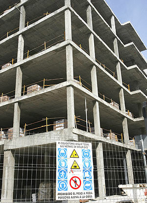 Bloque de viviendas en construcción