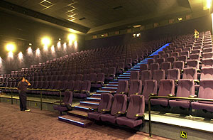 Interior de un sala de cine de Bilbao. (Foto: Carlos Garc�a)