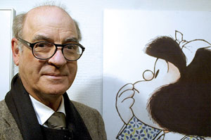&rsquo;Quino&rsquo; ante uno de los dibujos de Mafalda. (Foto: EFE)