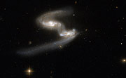 Colisión de dos galaxias de similar tamaño en la constelación Indus. (Foto: ESA) Colisión de dos galaxias de similar tamaño en la constelación Indus. (Foto: ESA)