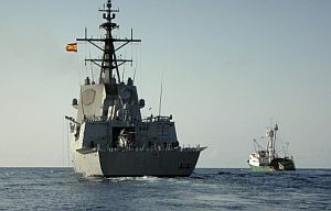 La fragata española Méndez Núñez escolta al 'Playa de Bakio' rumbo a las Seychelles. (Foto: EFE) La fragata española Méndez Núñez escolta al 'Playa de Bakio' rumbo a las Seychelles. (Foto: EFE)