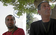 Jos� Mar�a Carrascoso junto con su compa�ero Francisco Cruces frente al centro de interpretaci�n de Zaframag�n. (Foto: M.G.C)