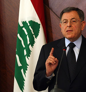 Fuad Siniora, durante una rueda de prensa en Beirut a comienzos de mayo. (Foto: AFP)