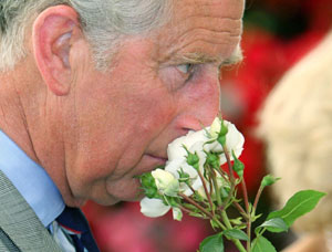 El príncipe Carlos durante la visita al 'Sandringham Flower Show', en Norfolk, este de Inglaterra. (Foto: Chris Radburn)