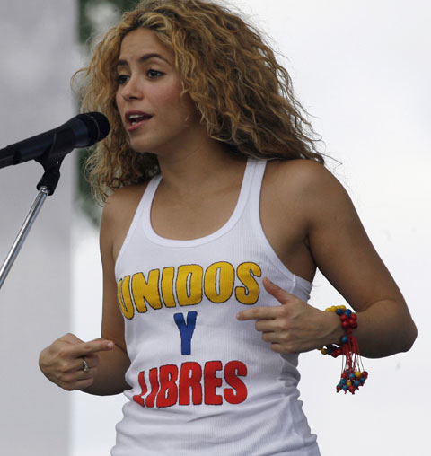Shakira y Alejandro Sanz, unidos por la infancia. Disminuir tamaño de letra 