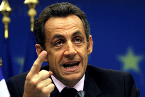 El presidente francés, Nicolas Sarkozy, durante una rueda de prensa hoy en el marco de la Cumbre de la UE en Bruselas (Foto: EFE) El presidente francés, Nicolas Sarkozy, durante una rueda de prensa hoy en el marco de la Cumbre de la UE en Bruselas (Foto: EFE)