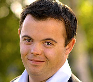 Un joven con síndrome de Down trabajador de TV-Glad. (Foto: TV-Glad)