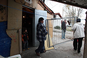 Vecinos inician la mudanza. (Foto: Comunidad de Madrid)
