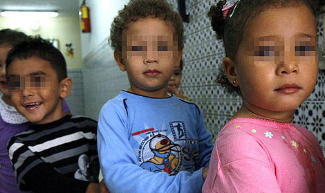 Alumnos inmigrantes en un colegio público en Málaga. (Foto: Carlos Díaz)