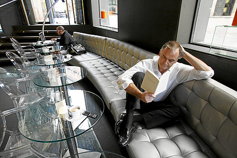 Esteban González Pons en el hotel Urban de Madrid (Foto: Javi Martínez).