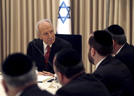 El presidente Peres en su ronda de contactos con los partidos para formar Gobierno. | Efe