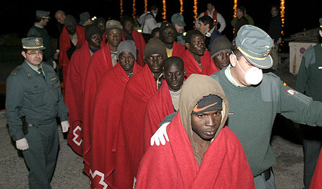 Grupo de inmigrantes subsaharianos que llegó a Motril el pasado 19 de febrero. | Efe