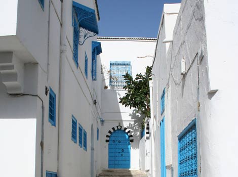 Casas encaladas en el barrio de Sidi Bou Said, en Túnez. | Kassus