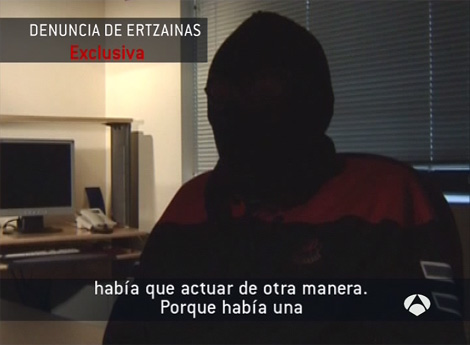 Imagen de las declaraciones de los ertzainas a Antena 3. | E.M.