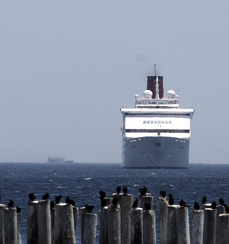 El crucero navega ya rumbo a Aruba. | Efe