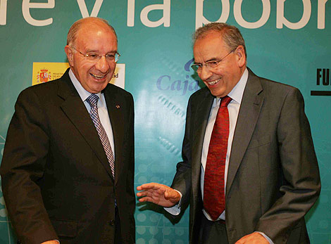 Alfonso Guerra (derecha) en la inauguraci&oacute;n de las jornadas. | E. Carrascal