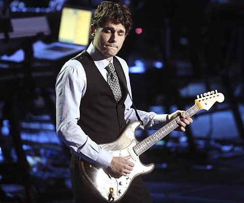 John Mayer durante su actuación en la ceremonia por Jackson. | Reuters John Mayer durante su actuación en la ceremonia por Jackson. | Reuters