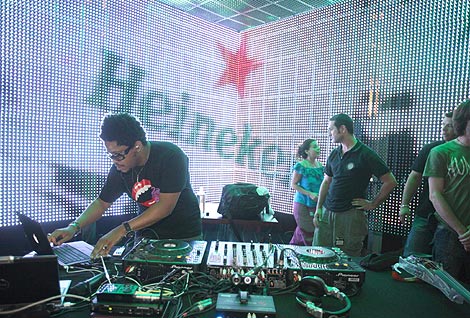 El contenido de esta imagen no esta controlado por Nightclubber