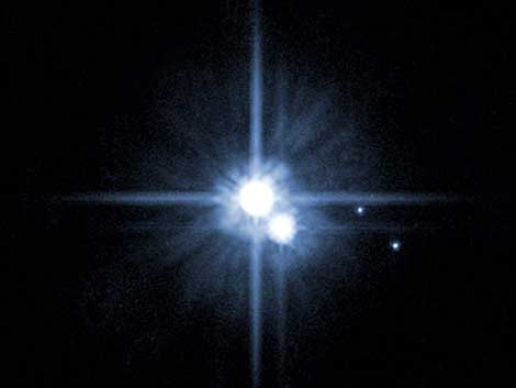 Imagen de Plutón y su luna, Caronte. | NASA.