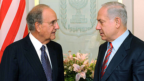 George Mitchell y Benjamin Netanyahu, en Jerusal�n. | Efe