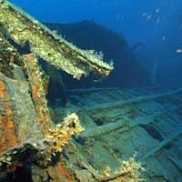 Algunos barcos son muy antiguos. Algunos barcos son muy antiguos.