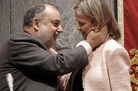 El presidente de la Audiencia, Ángel Juanes, y la portavoz del CGPJ, Gabriela Bravo. | A. Di Lolli