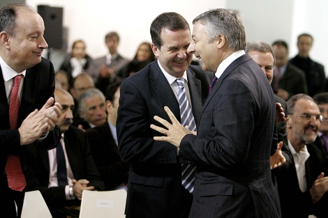 Caballero y Blanco, en la última visita del ministro de Fomento, el 15 de febrero. | Rosa González