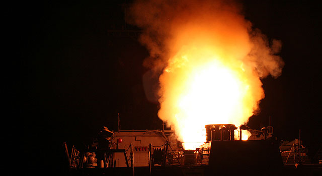 Uno delos misiles Tomahawk lanzados sobre la primera fase de la operación. | Afp