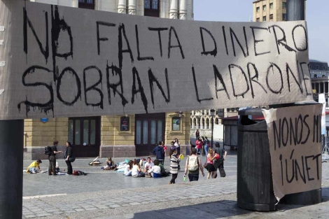 Cartel en la acampada de Bilbao