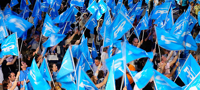 Campaña de afiliación Nuevas Generaciones (PP) 1306112189_0