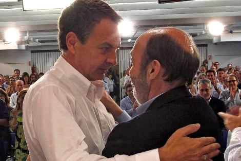 Alfredo Pérez Rubalcaba y José Luis Rodríguez Zapatero. | Efe