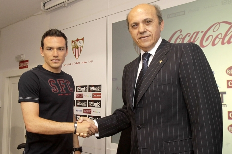 Piotr Trochowski ya viste de blanco enmedio de muchos otros temas