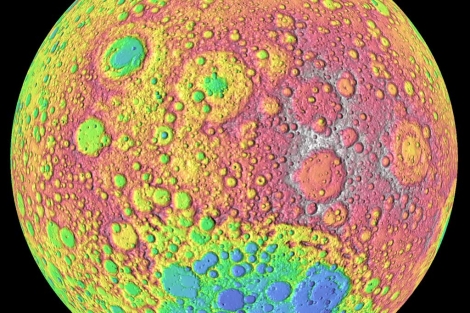 Primer plano de la Luna con ángulos coloridos.| NASA Primer plano de la Luna con ángulos coloridos.| NASA