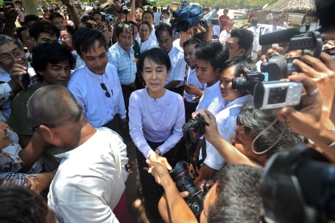 Suu Kyi se reúne con sus seguidores en Bagan, Birmania. | Afp
