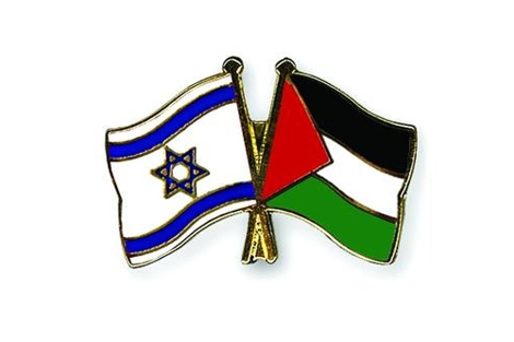 Pin con las banderas de Israel y Palestina.