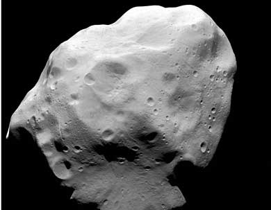 El asteroide Lutetia, captado por la sonda Rosetta. | ESA