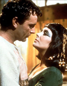 Burton y Taylor en la película 'Cleopatra' Burton y Taylor en la película 'Cleopatra'