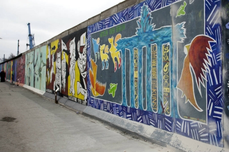 Vista general de la zona del "East Side Gallery" del Muro de Berlín. | Efe