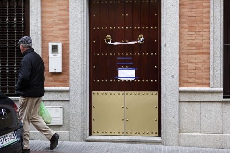 La vivienda donde se ha competido el triple crimen, precintada. | Esther Lobato La vivienda donde se ha competido el triple crimen, precintada. | Esther Lobato