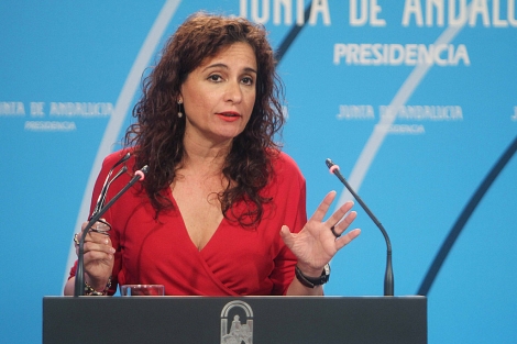 La consejera María Jesús Montero, durante la rueda de prensa. | C. Márquez