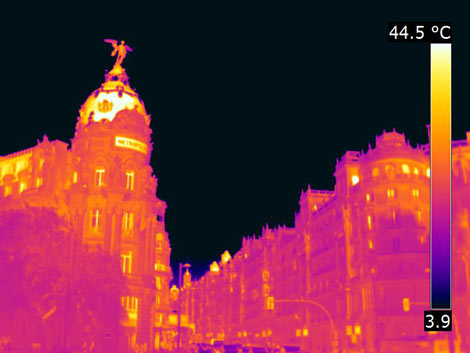 El edificio Metrópolis pierde más energía por la cúpula. | E. M. El edificio Metrópolis pierde más energía por la cúpula. | E. M.
